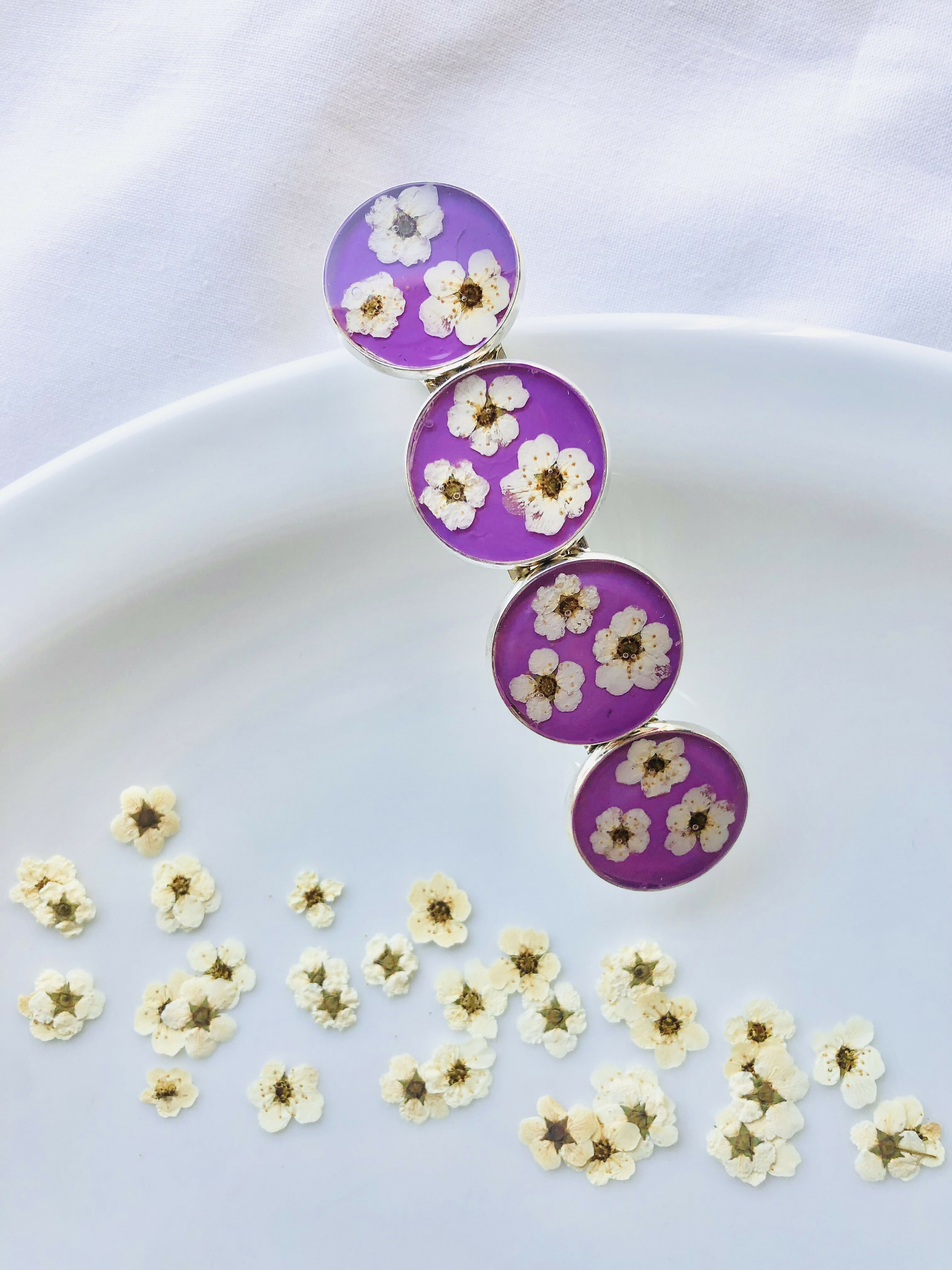 Barrettes à cheveux en fleur de spirée blanche