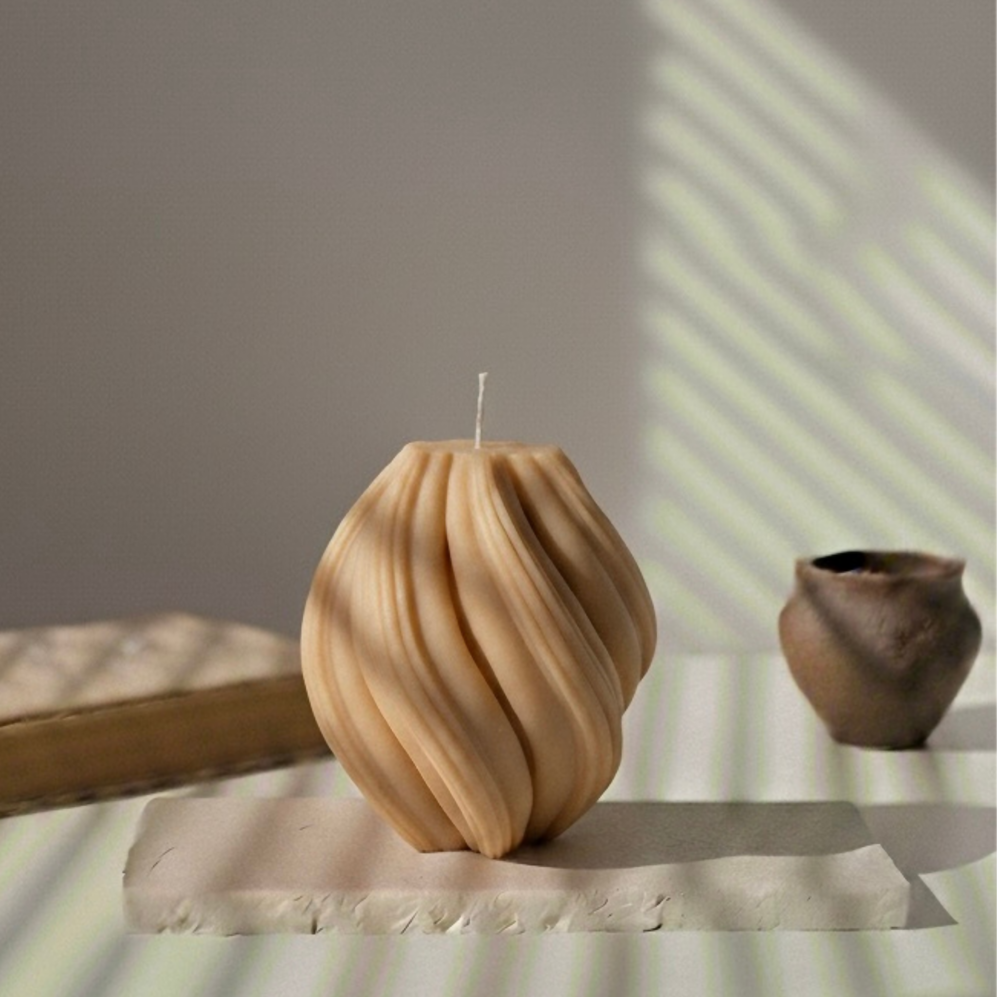 Bougie décorative parfumée “Grande Spirale” – Cire de soja – Fleur de Coton – 650g