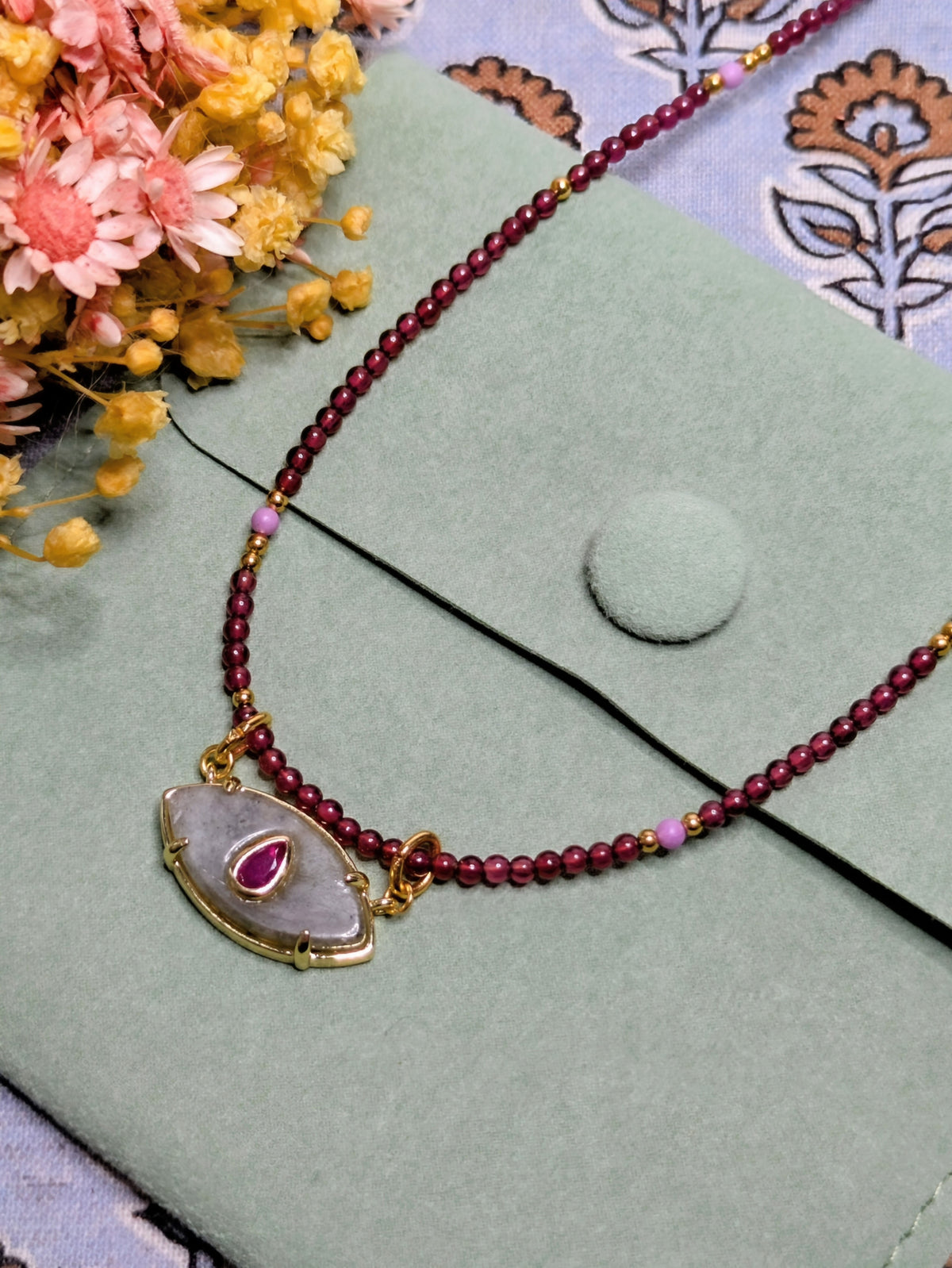Collier Nora
