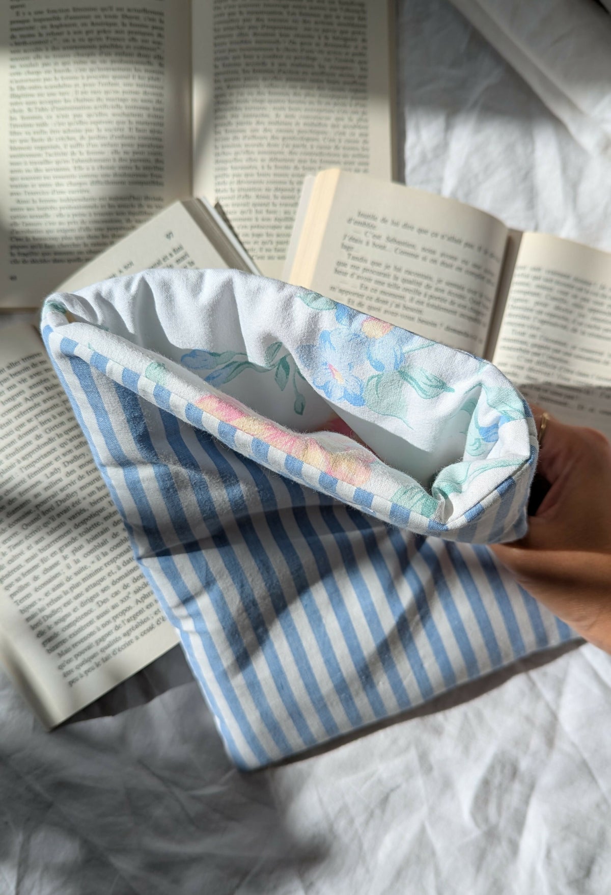 Housse de livre pour format poche ou broché. Modèle BELLA.
