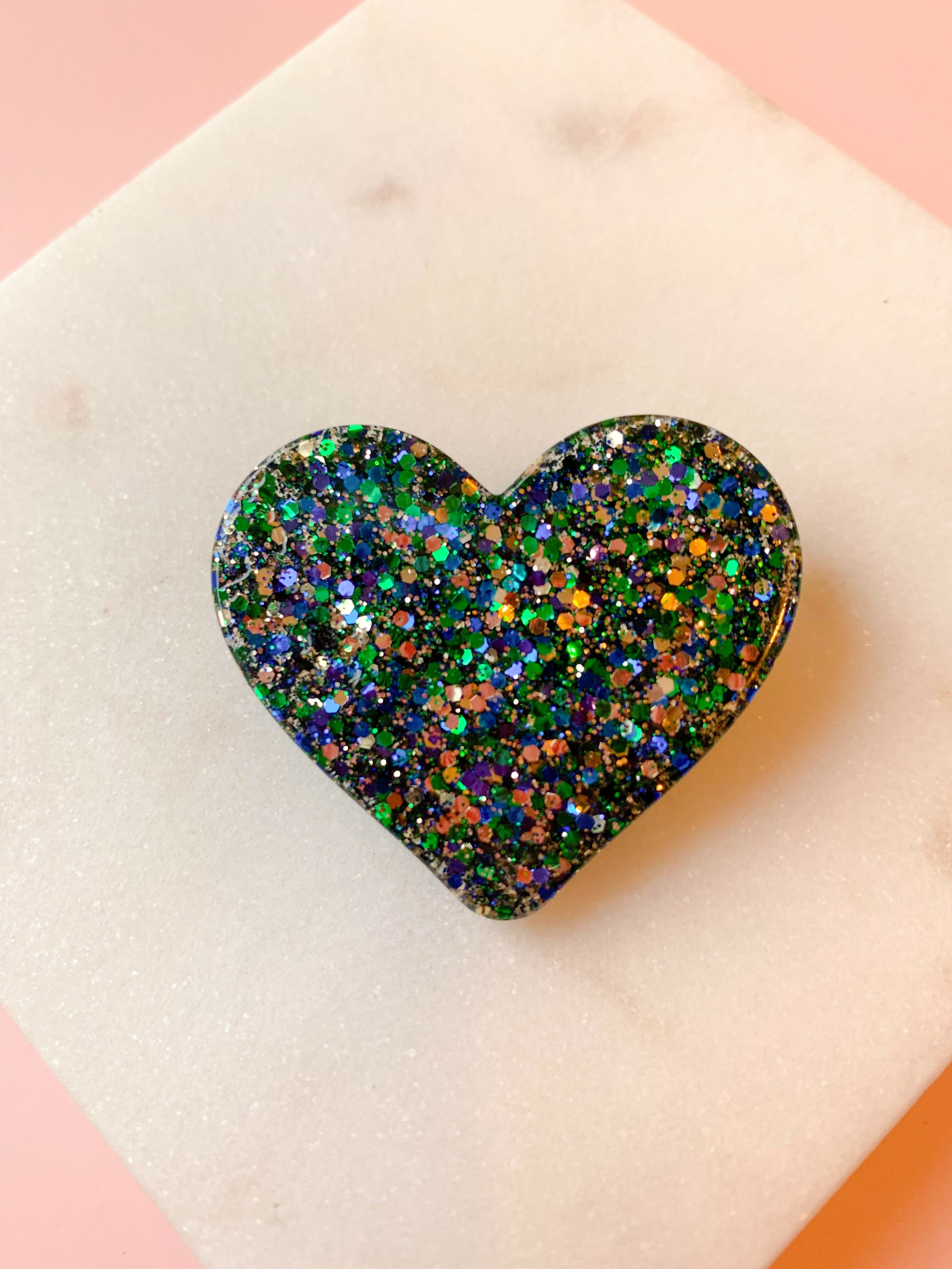 Pin's/Broche à paillettes en forme de Coeur - Melange de paillettes Bleu/Vert