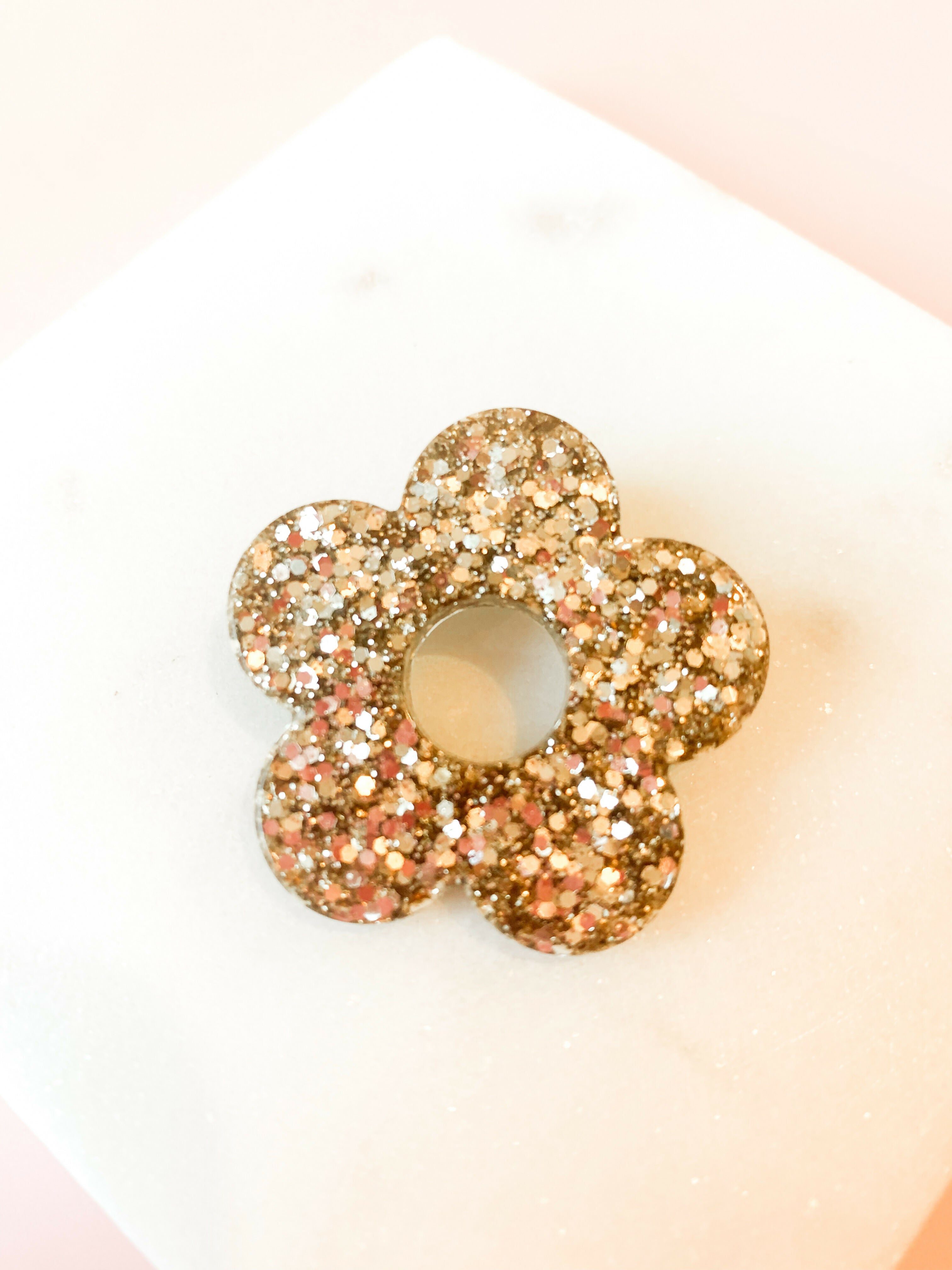 Pin's à paillettes en forme de Fleur - Doré