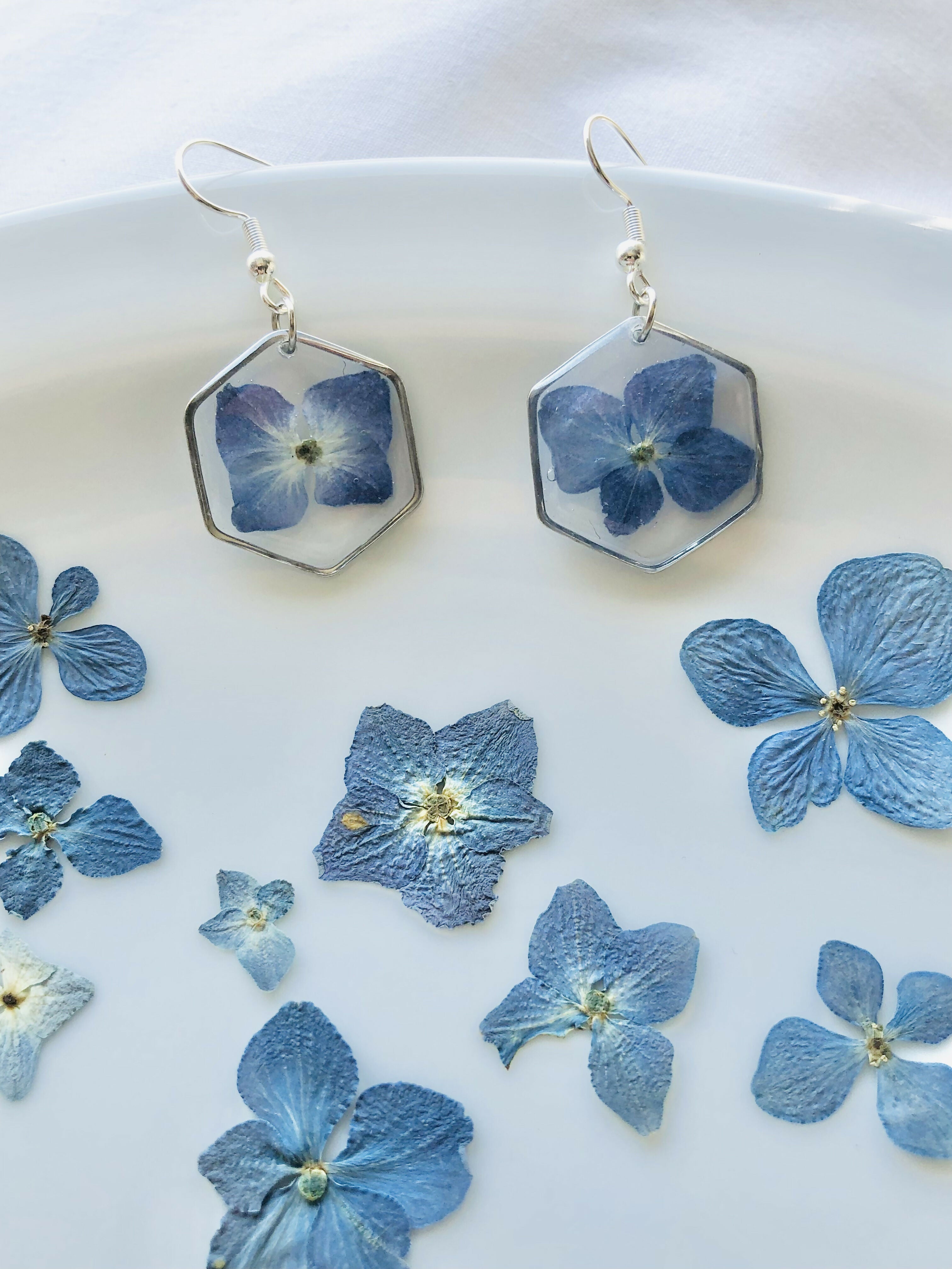 Boucles d'oreilles fleur d'hortensia bleu