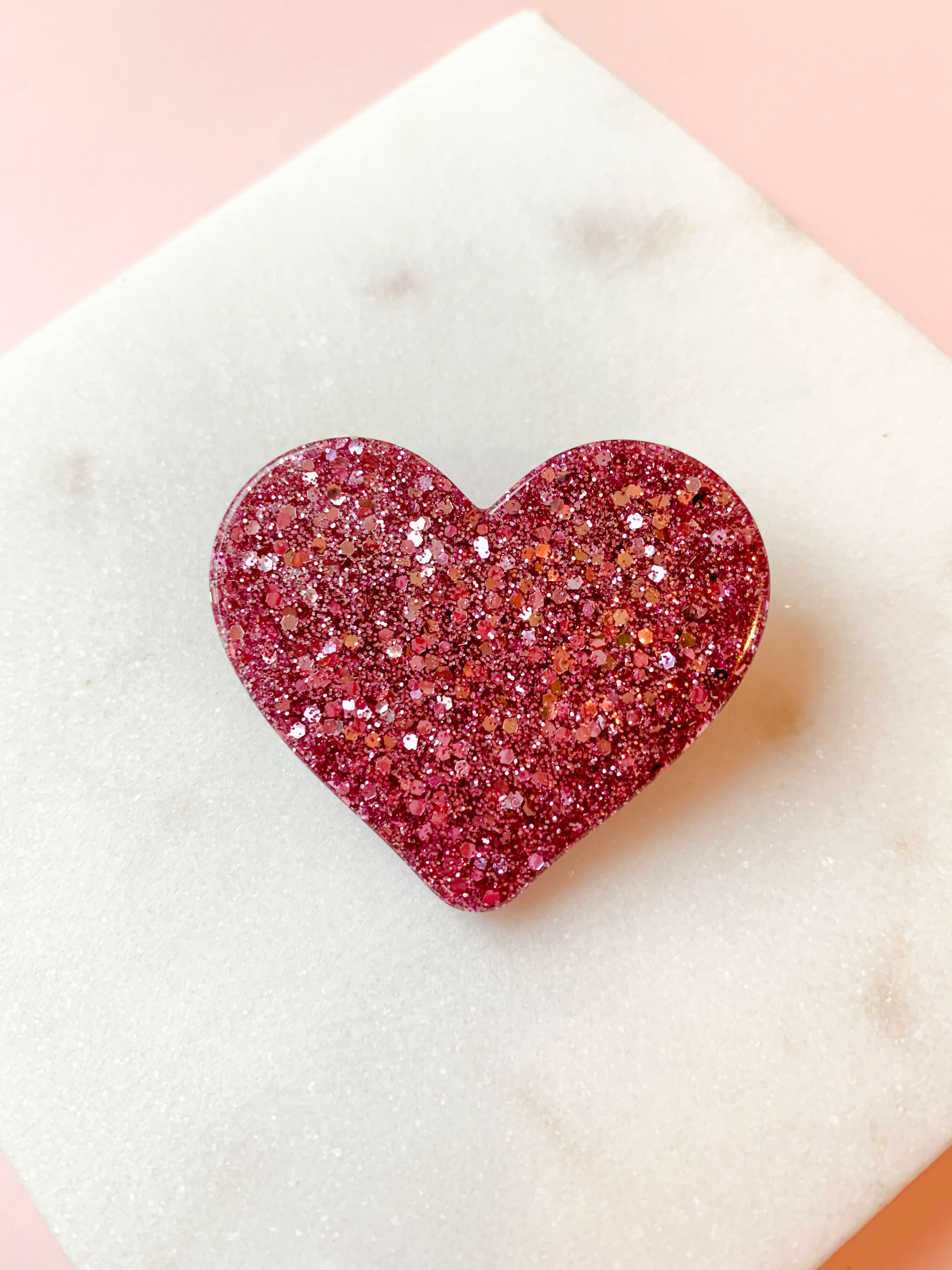 Pin's à paillettes en forme de Fleur - Mélange de paillettes Rose