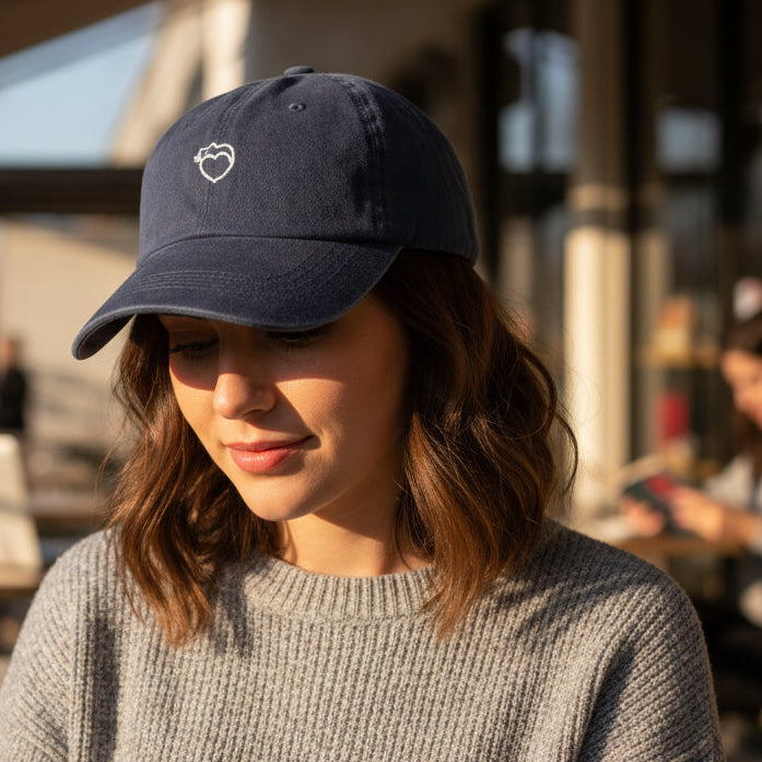 Casquette bleue marine brodée chat