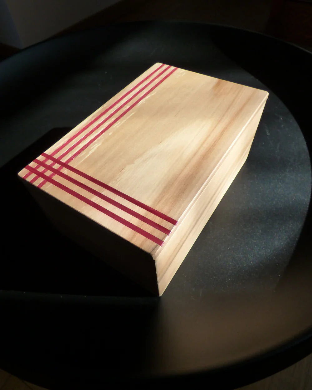 Boite en bois massif incrustée - Filet