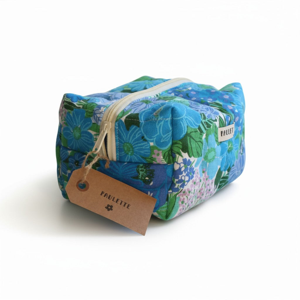 Trousse de toilette upcyclée - fleurs vintage bleu et verte