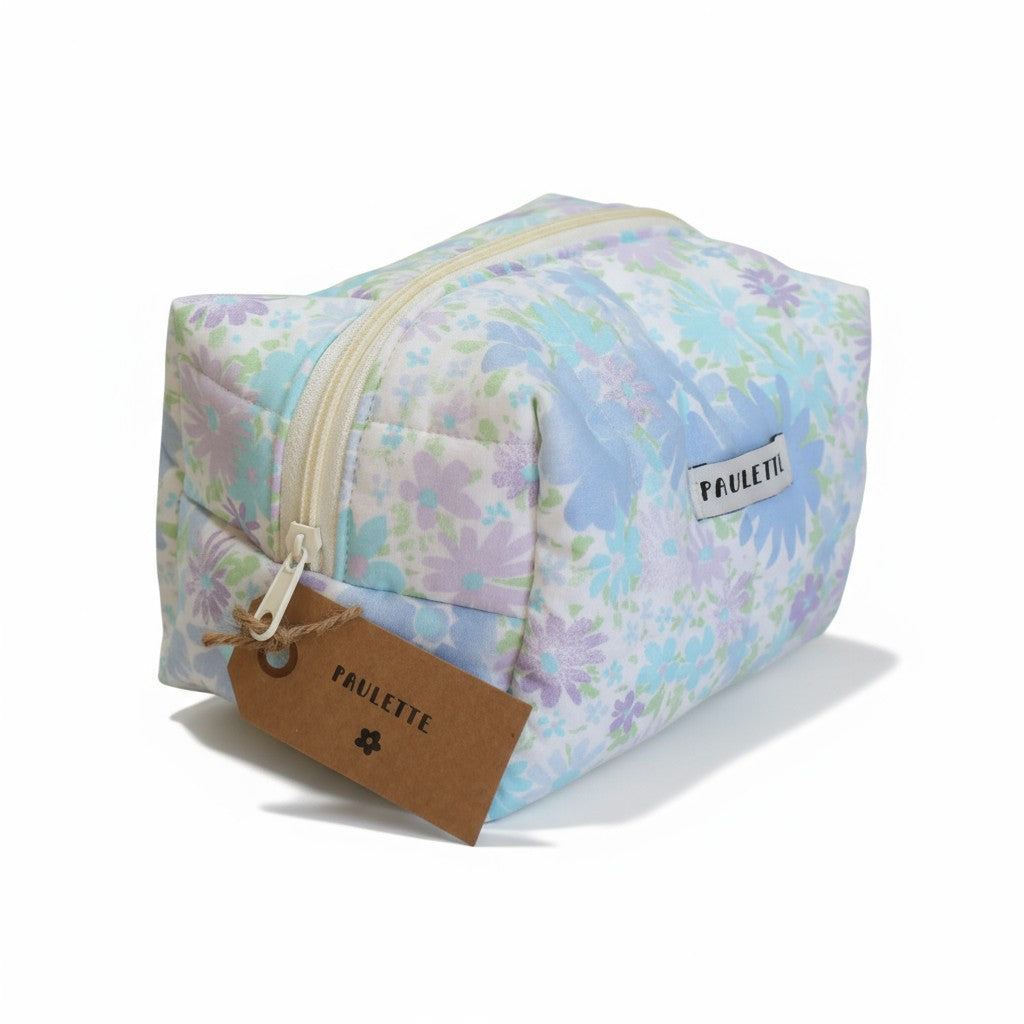 Trousse de toilette fleurie – pièce unique en tissu upcyclé
