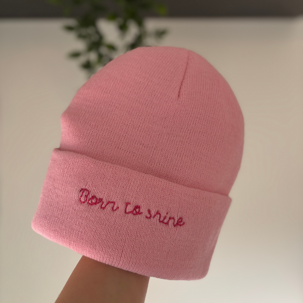 Bonnet brodé "Born to shine"