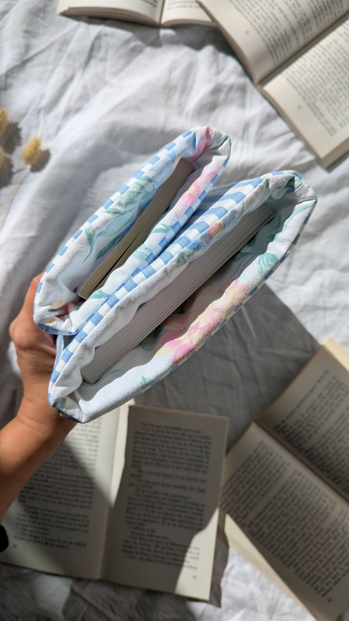 Housse de livre pour format poche ou broché. Modèle BELLA.