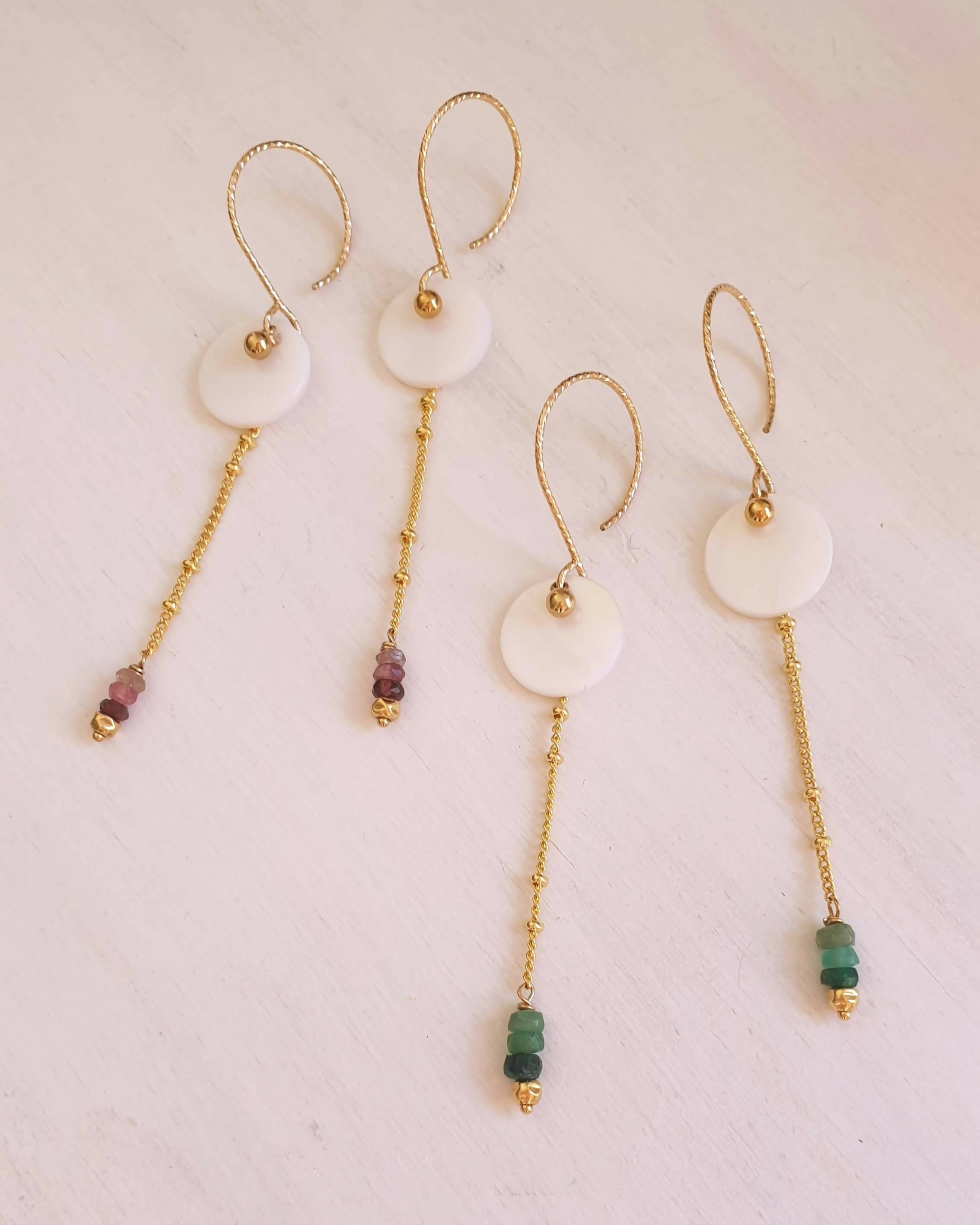 boucles-doreilles-azalee-longues-or-tourmaline-emeraude-zoom-Myojewel
