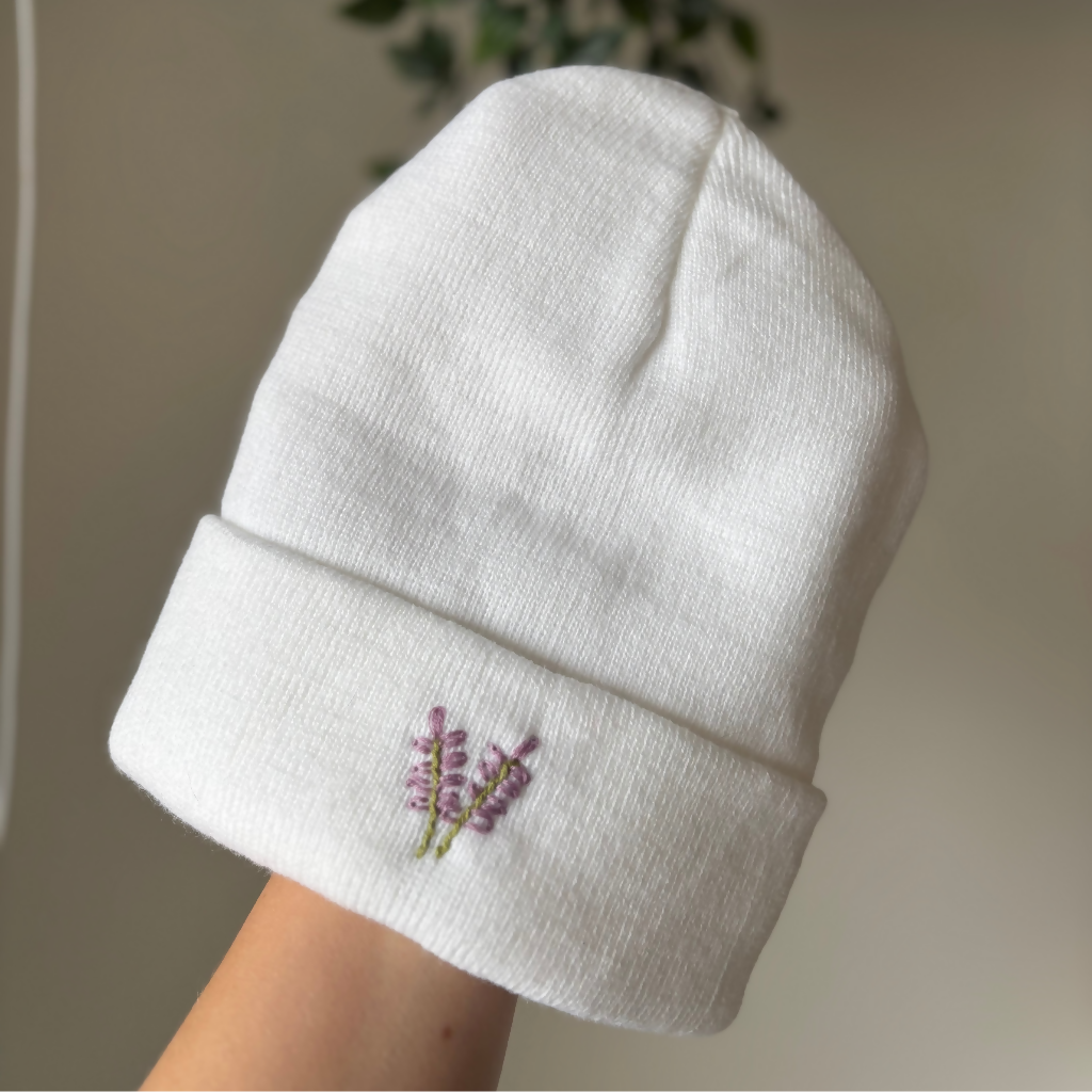 Bonnet brodé lavande