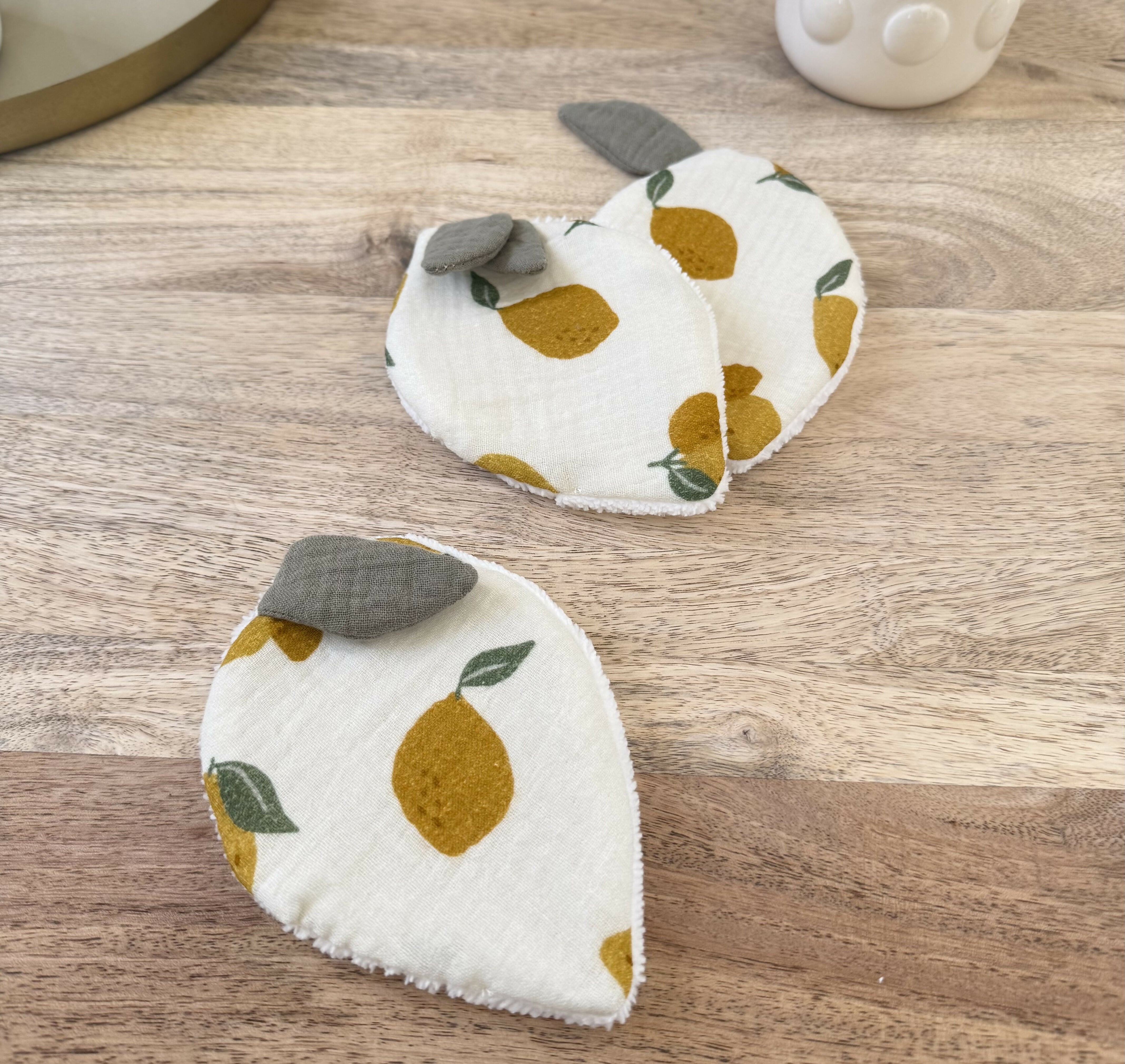 LOT DE 3 LINGETTES LAVABLE EN GAZE DE COTON – MOTIF CITRON