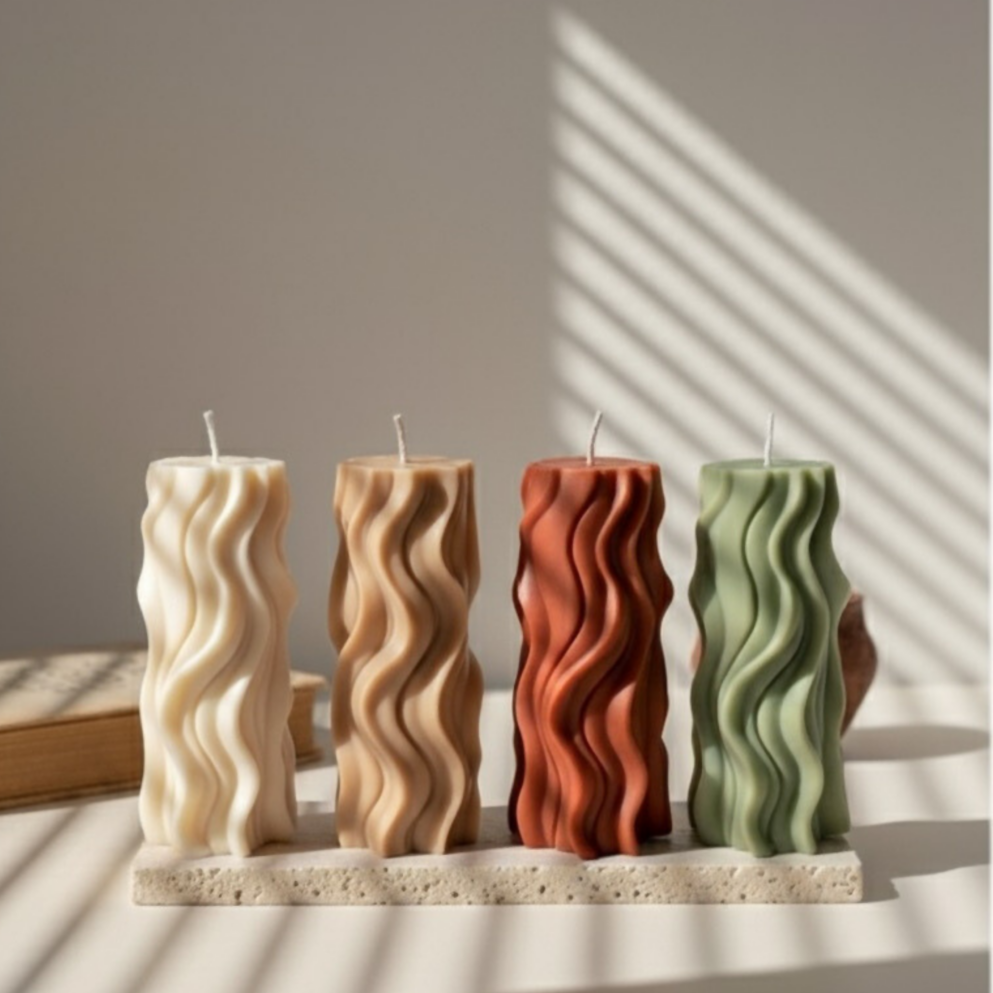 Bougie décorative parfumée “Vague” – Cire de soja – Fleur de Coton – 230g