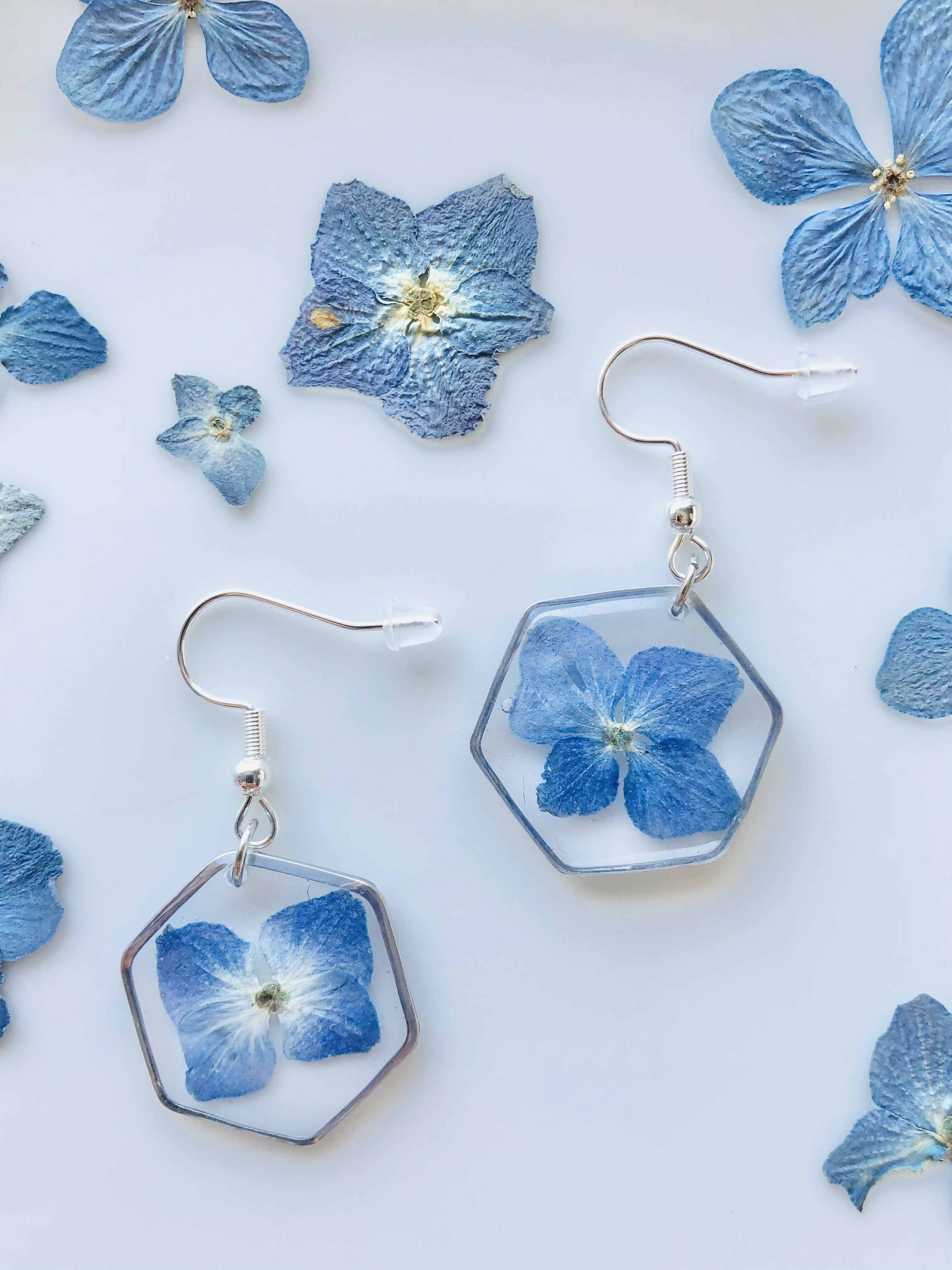 Boucles d'oreilles fleur d'hortensia bleu