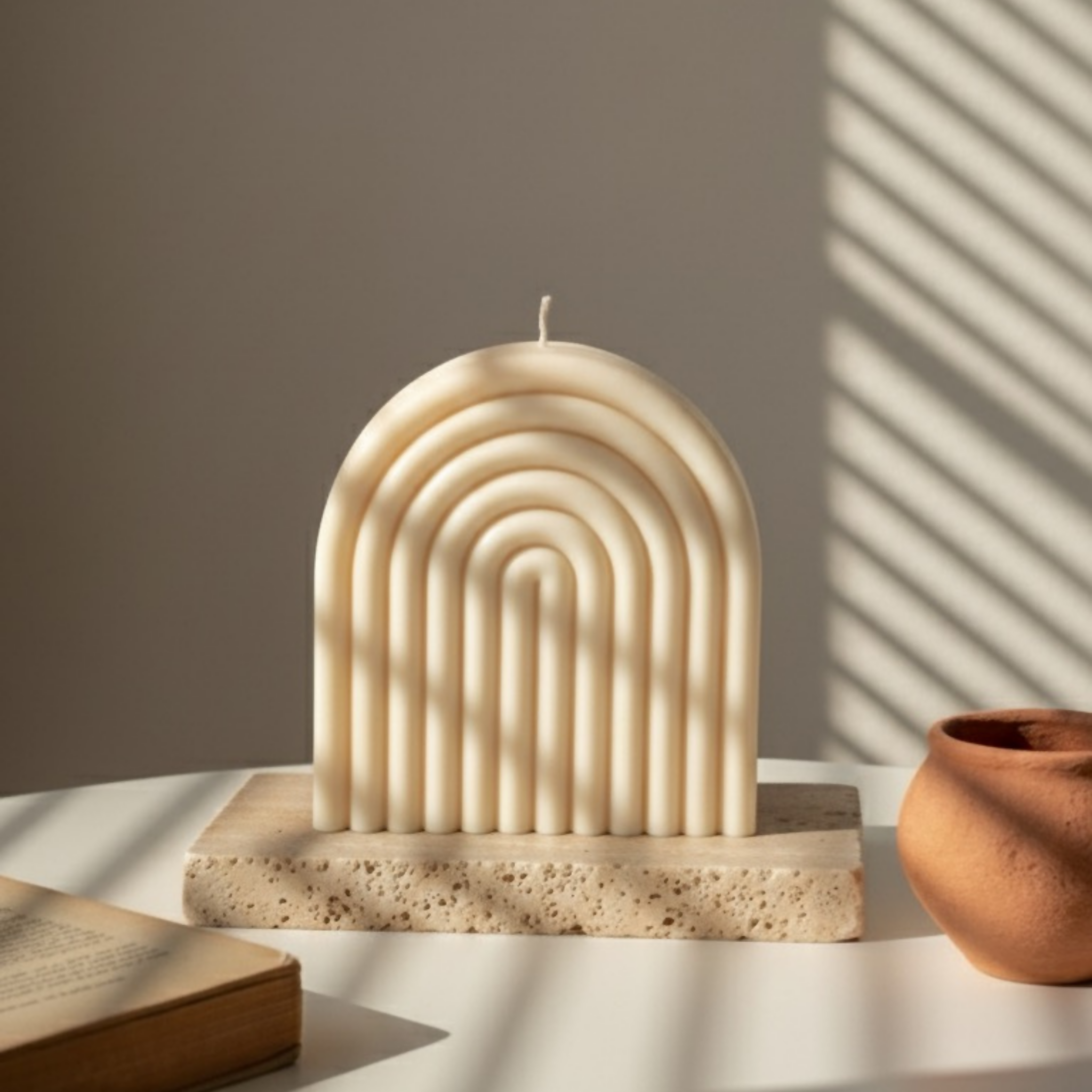 Bougie décorative parfumée “Grande Arche” – Cire de soja – Fleur de Coton – 290g