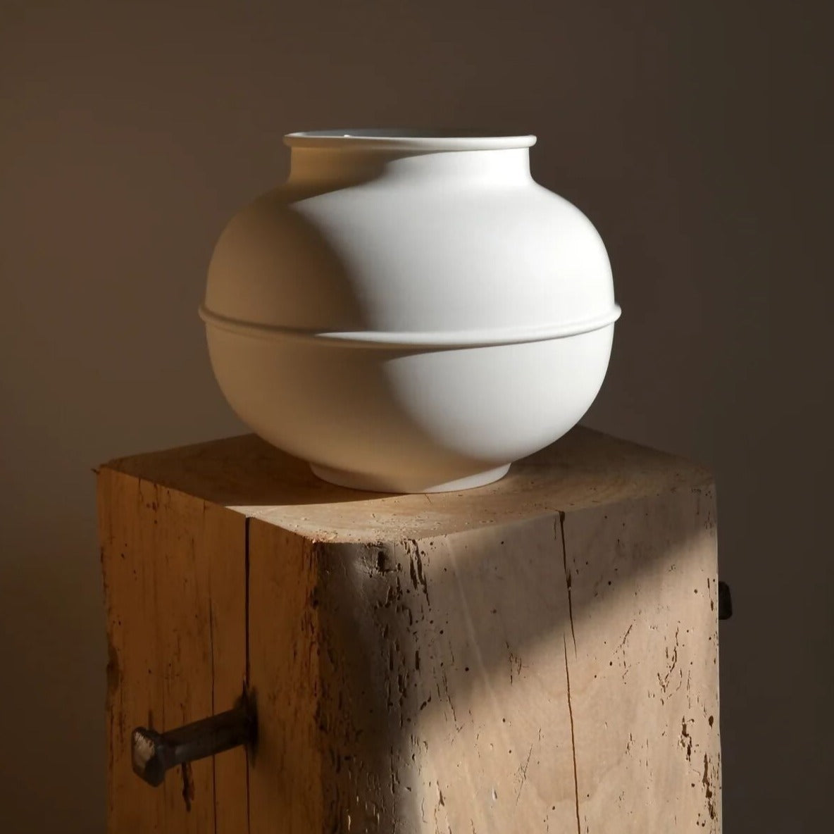 Vase n°1 "Zéphyr" calcaire