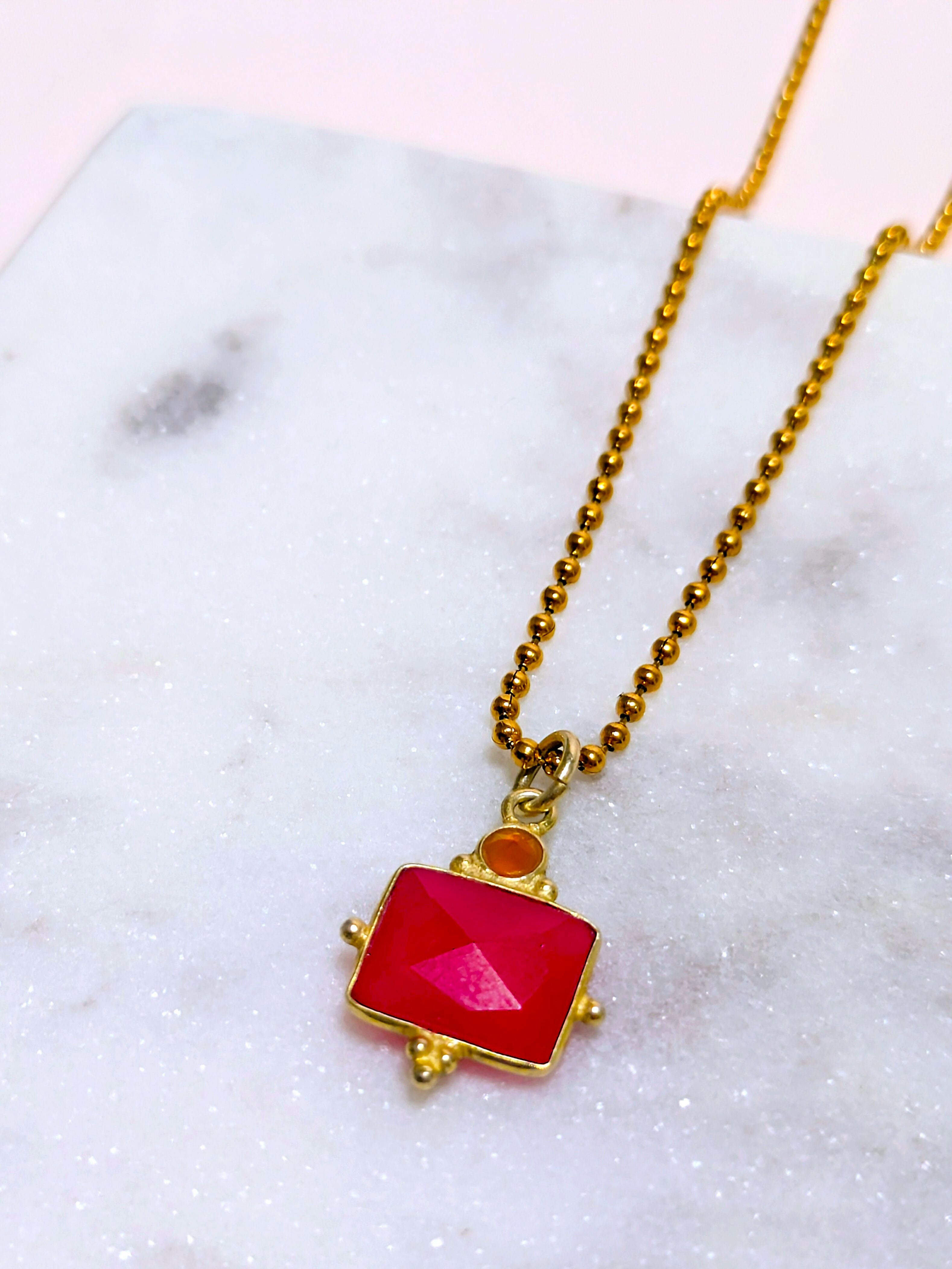 Collier grigri - calcédoine rose