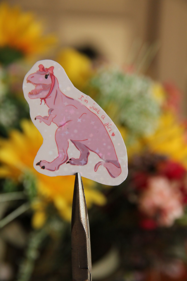 Sticker Dinosaure rose t-rex "i'm just a girl"