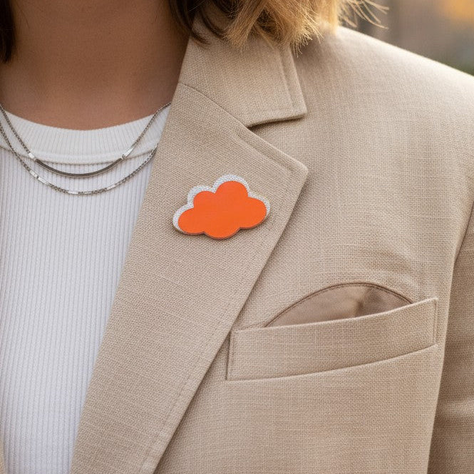 Broche Astrovibe – cuir & poésie céleste