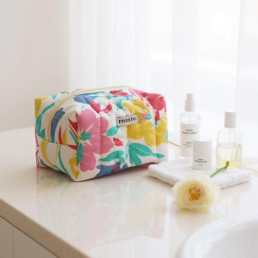 Trousse de toilette fleurie – pièce unique en tissu upcyclé