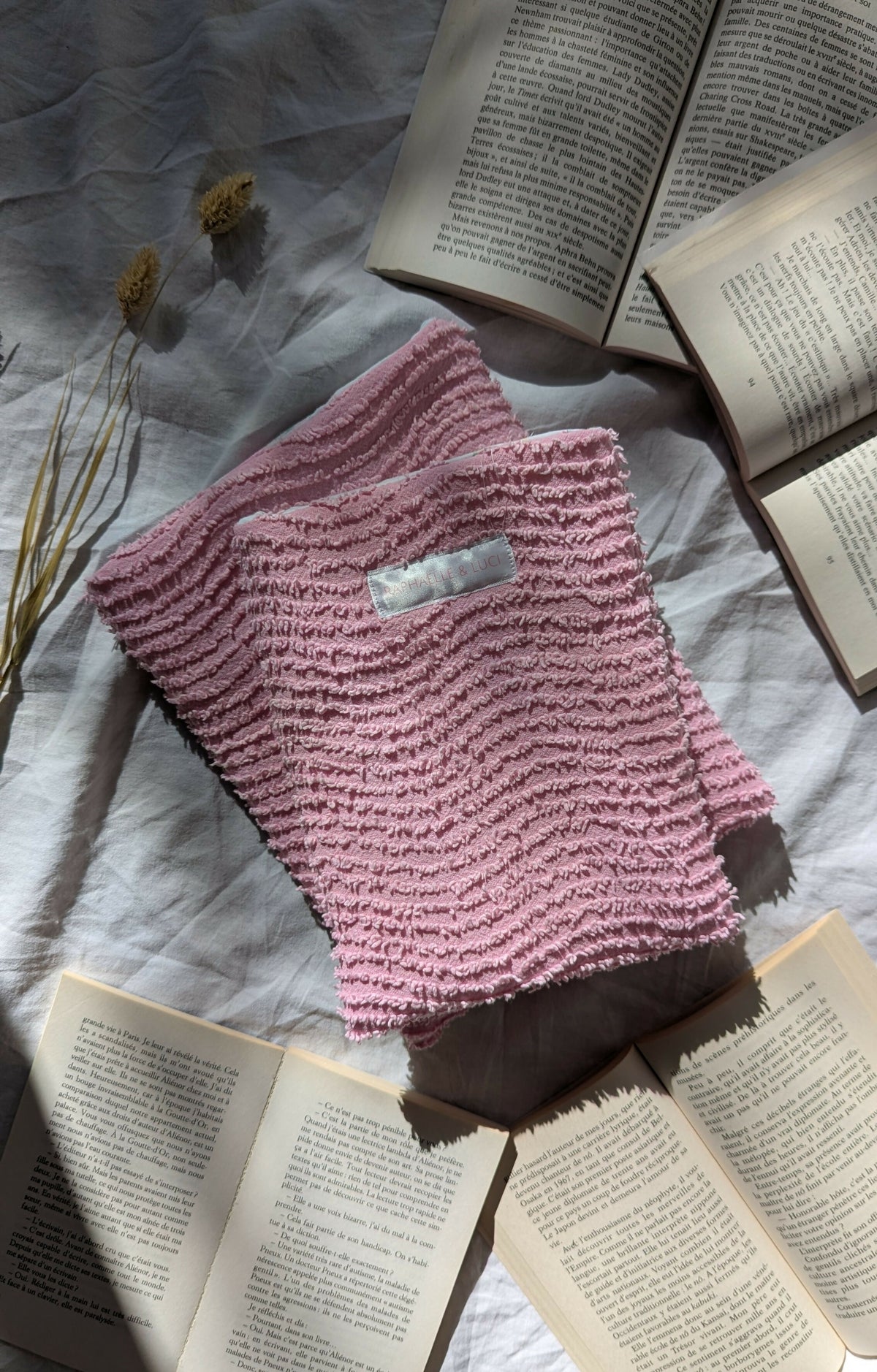 Housse de livre format poche ou broché. Modèle unique ROSITA.