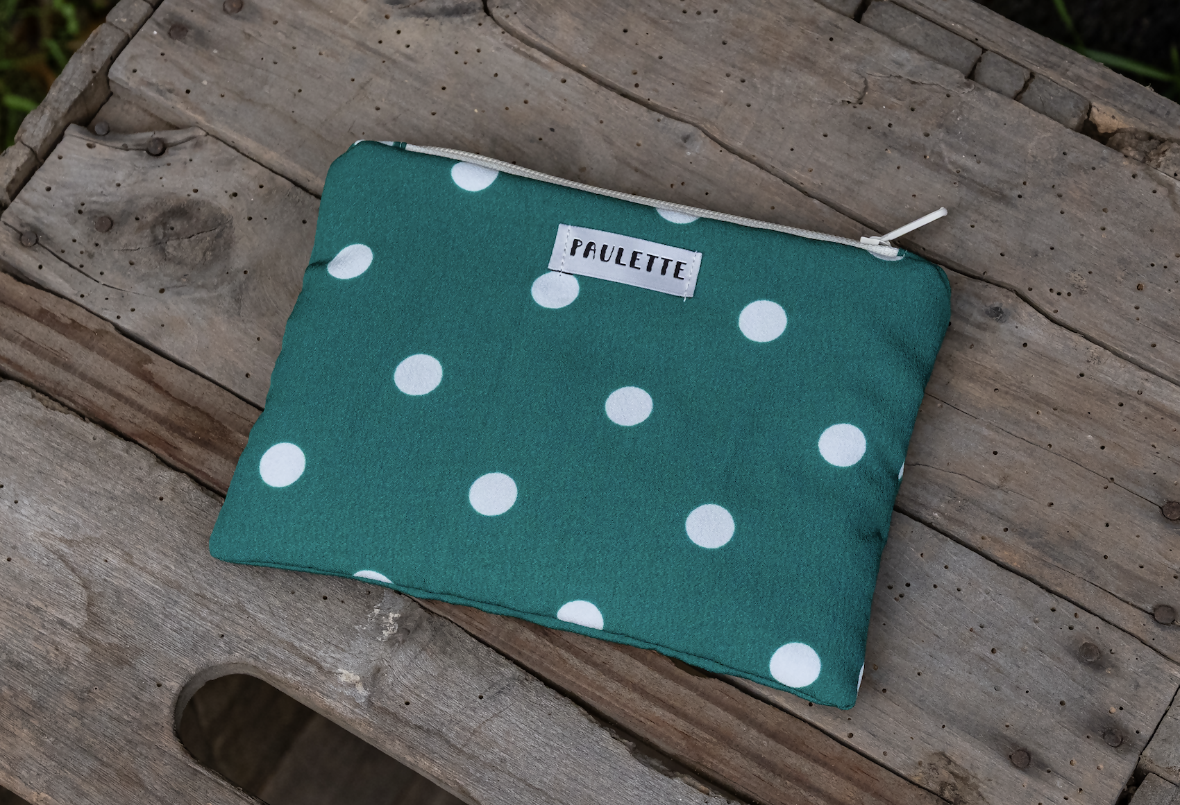 Petite pochette upcyclée - vert à pois