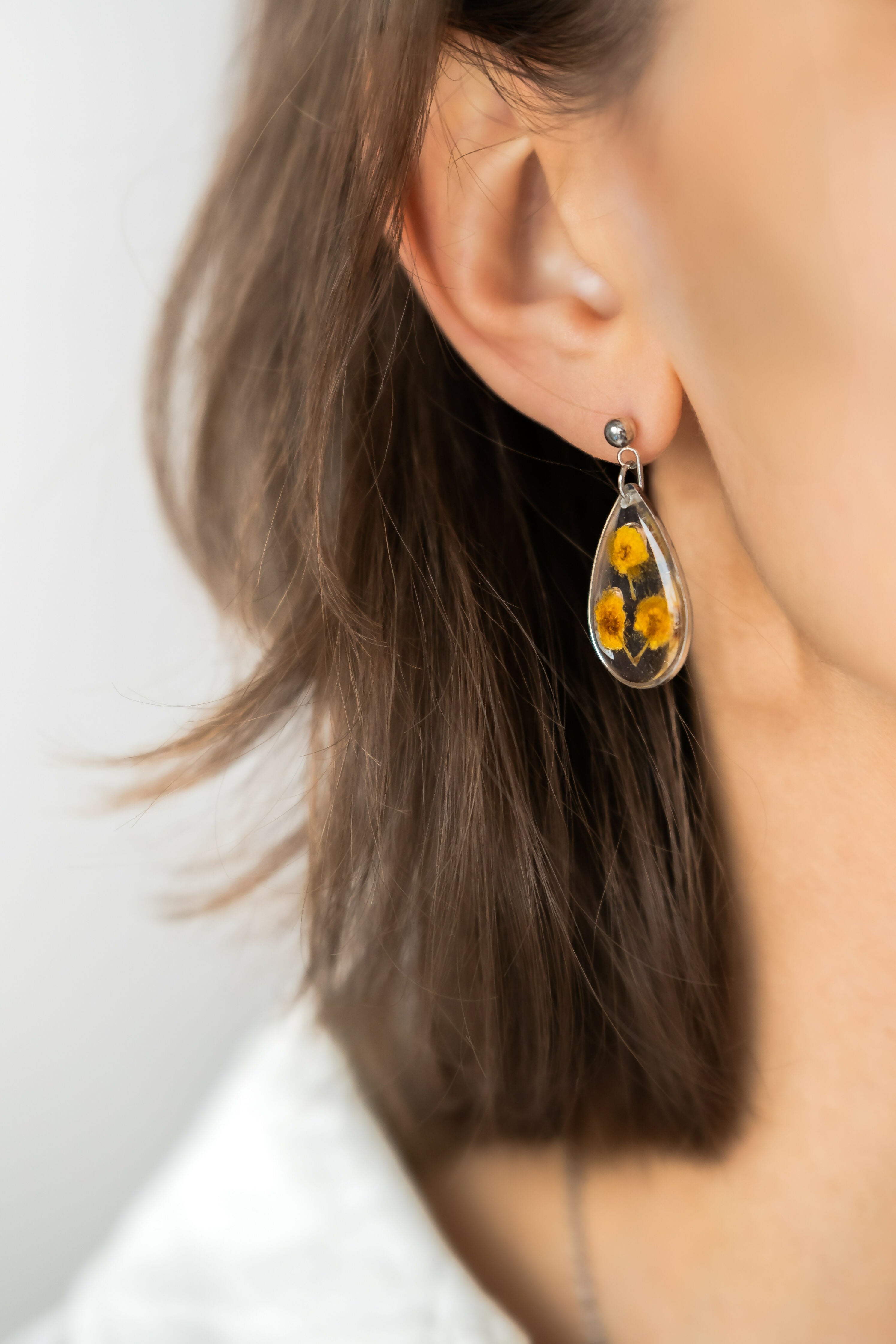 Boucle d'oreille fleur de mimosa